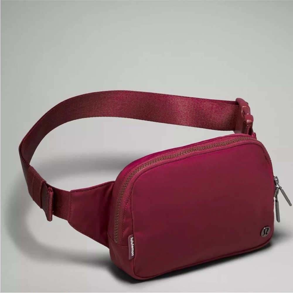 lululemon Everywhere Burgundy Belt Bag Large